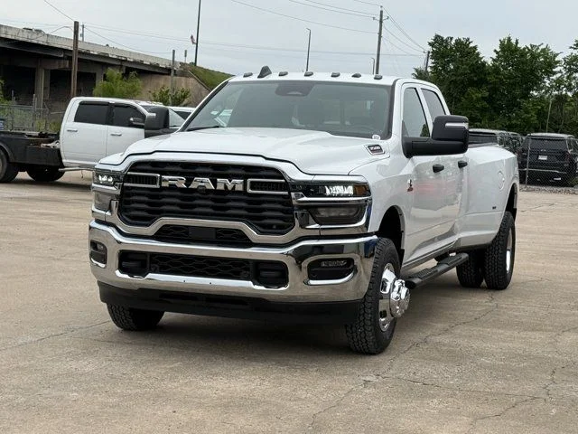 New 2026 Bright White Clear-Coat Exterior Paint RAM Tradesman image 11