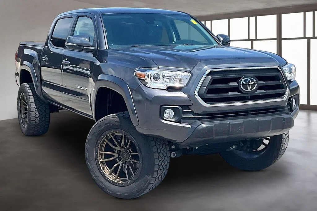 Used 2022 Gray Toyota SR5 image 3