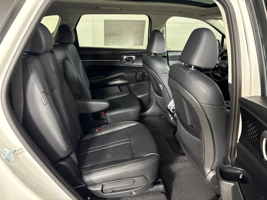 New 2026 Snow White Pearl Kia EX image 21