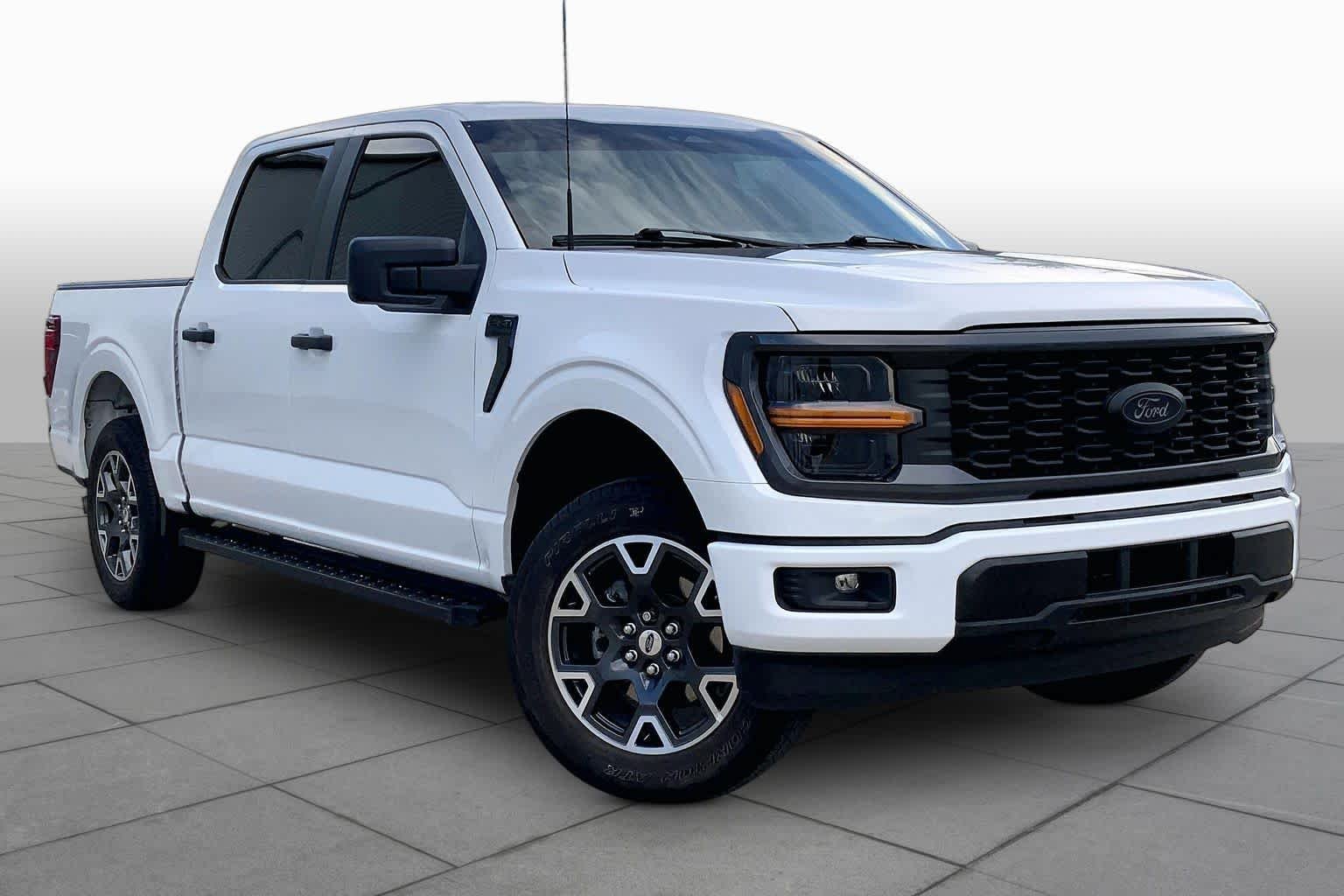 Certified Used 2024 Oxford White Clearcoat Ford STX image 3