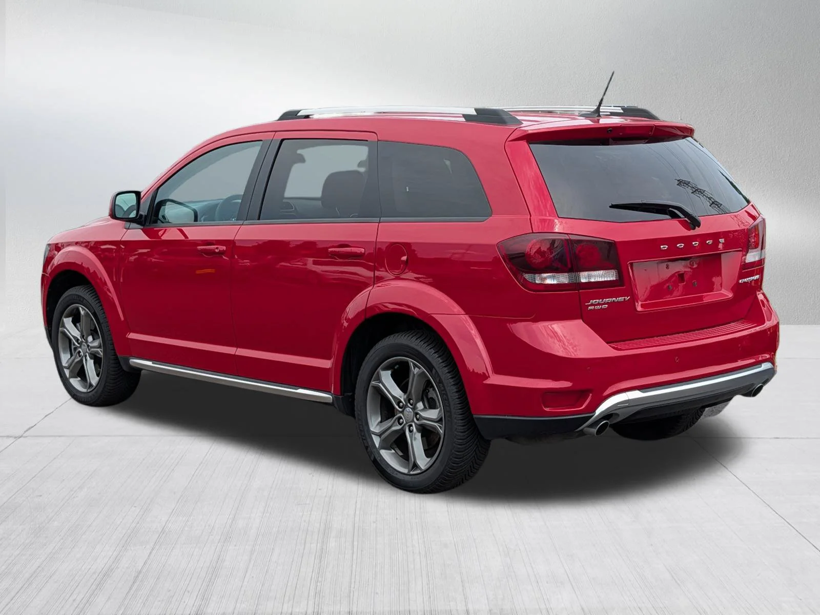 Used 2017 Redline 2 Coat Pearl Dodge Crossroad Plus image 5