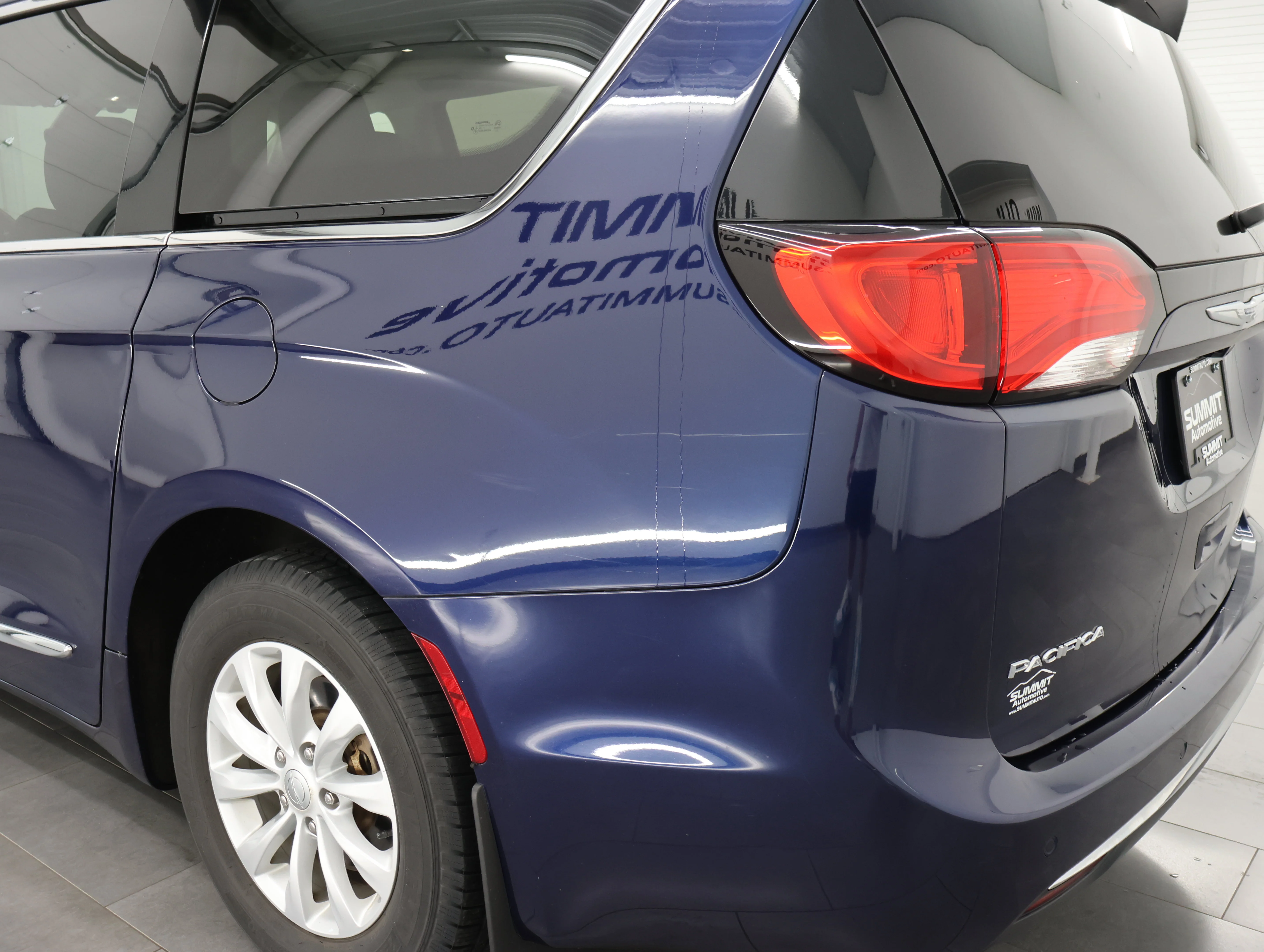 Used 2017 Jazz Blue Pearlcoat Chrysler Touring L image 32