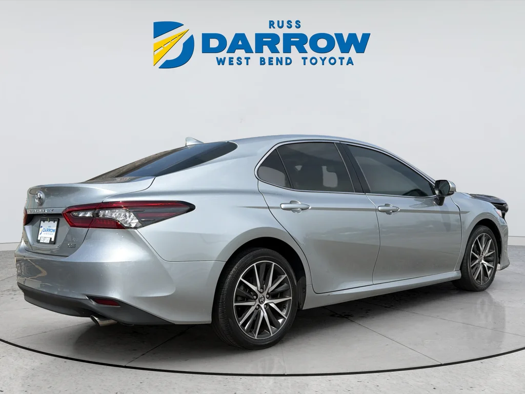 Used 2022 Silver Toyota XLE image 4