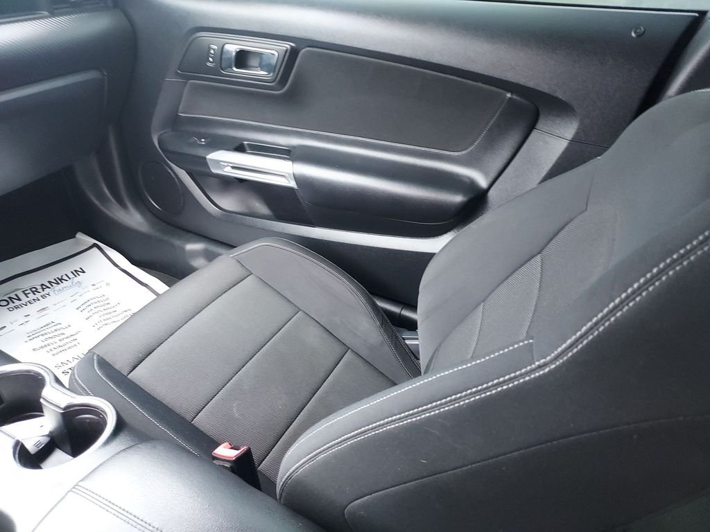 Used 2015 Black Ford V6 image 11