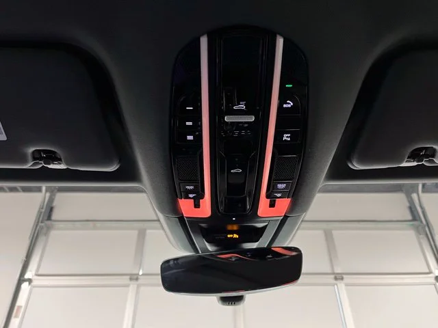 2022 Porsche Cayenne Platinum Edition - Photo 36
