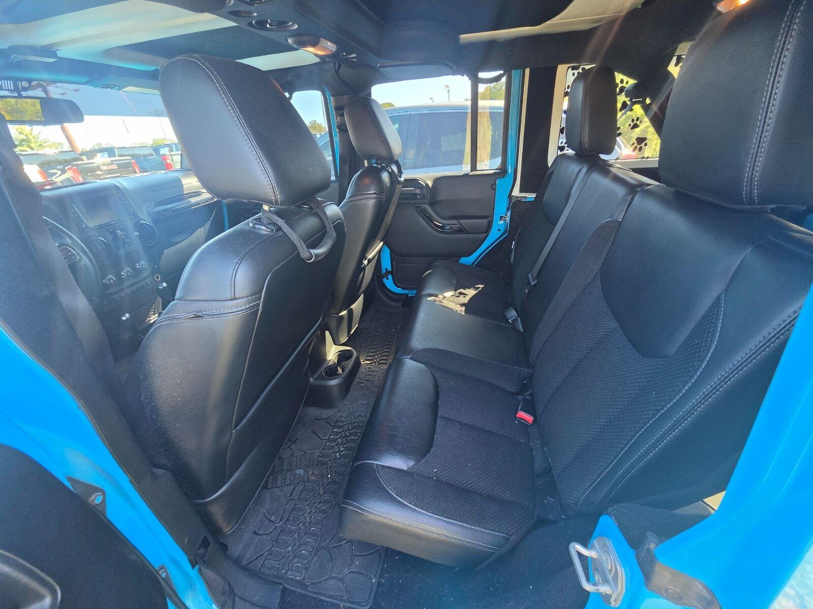 Used 2017 Blur Jeep Winter image 10