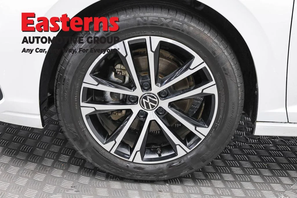Used 2025 White Volkswagen 1.5T Sport image 31