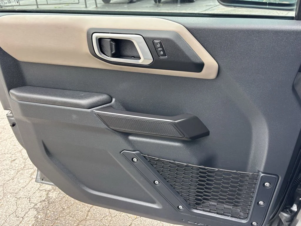 Used 2024 Gray Ford Wildtrak image 13