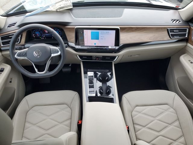 New 2026 Black Volkswagen 2.0T SE w/Technology image 15