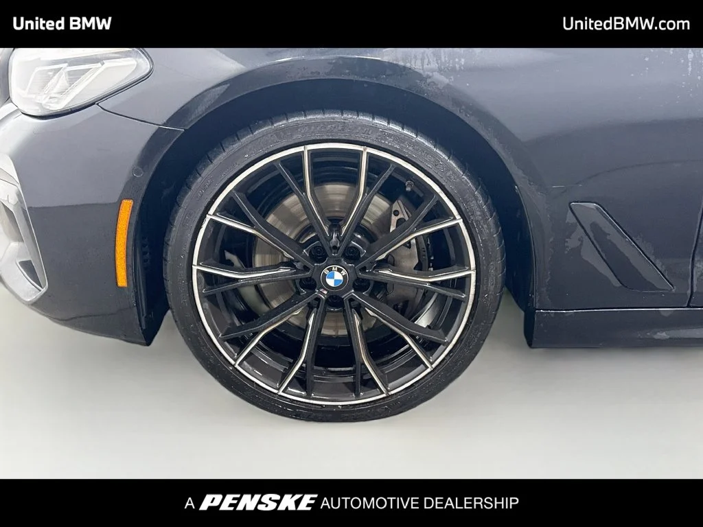 Used 2021 Black Sapphire Metallic BMW 540i image 9