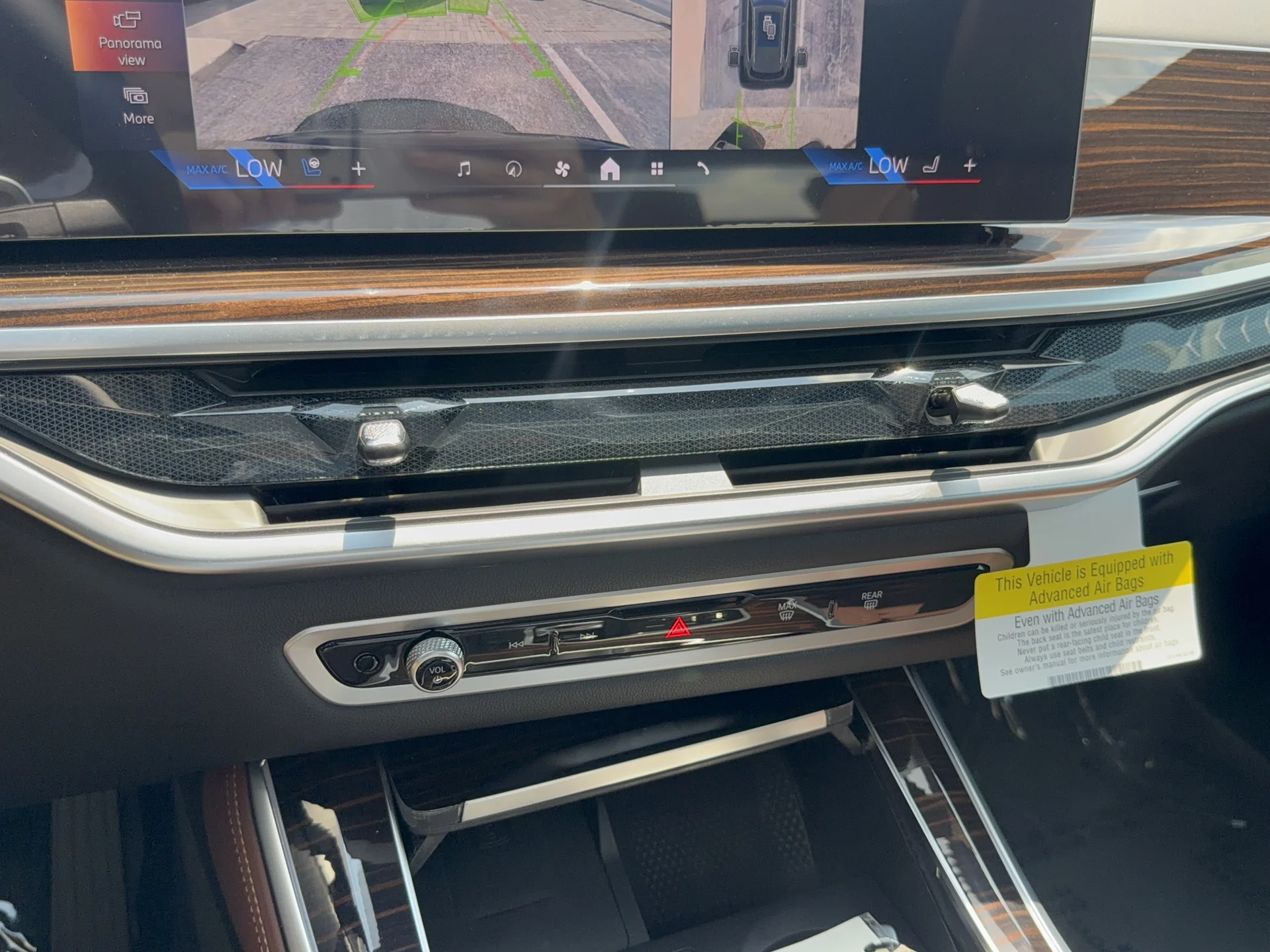 New 2026 Dravit Grey Metallic BMW xDrive50e image 19