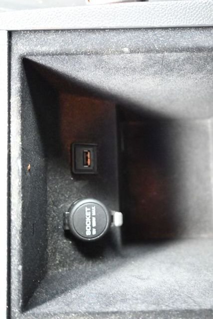 Used 2016 Black INFINITI Base image 43