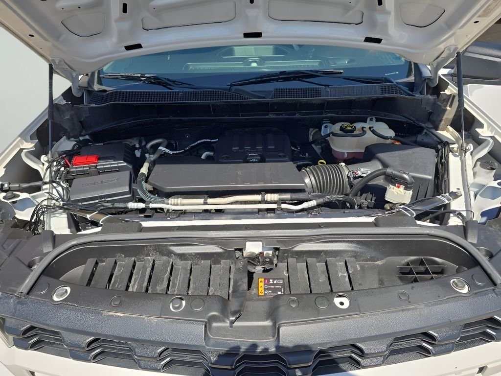 Used 2022 White Chevrolet Custom image 12
