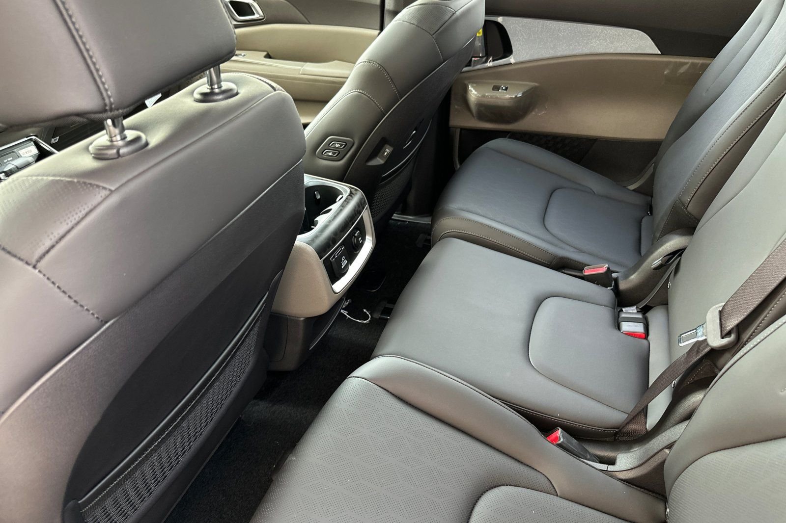 2026 Kia Carnival SX - Photo 12