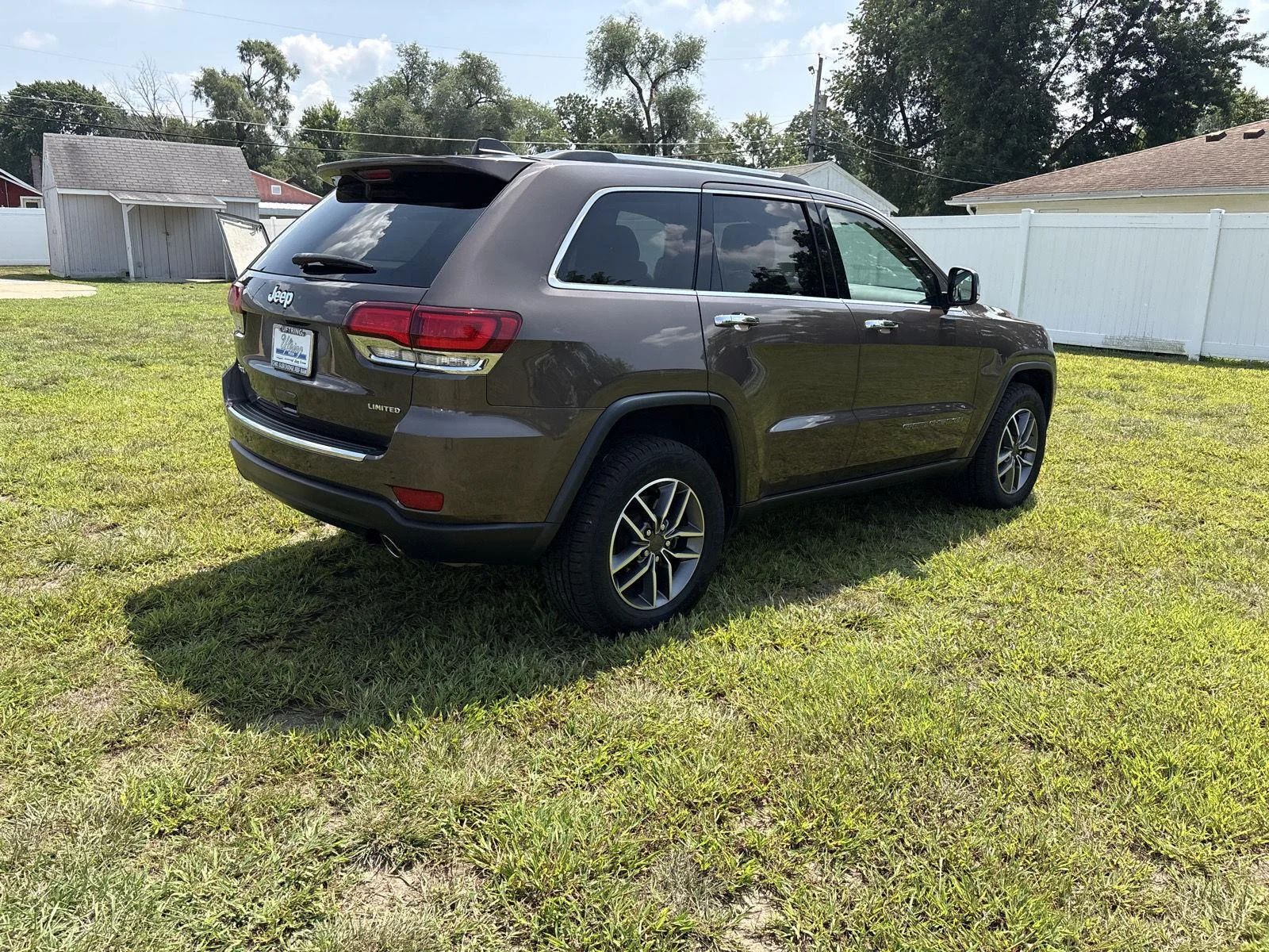 Used 2021 Walnut Brown Metallic Clearcoat Jeep Limited image 5
