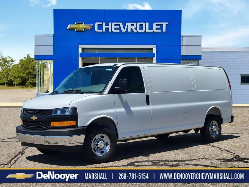 New 2026 Summit White Chevrolet WT image 1
