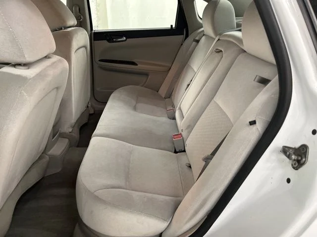 Used 2015 White Chevrolet LT image 15
