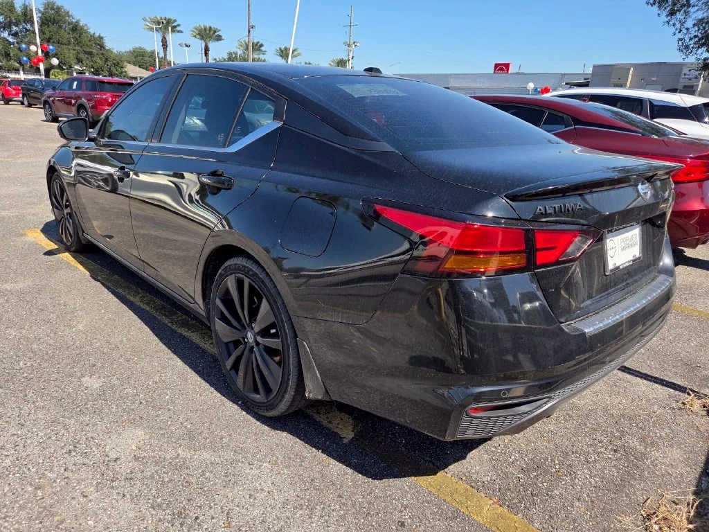 Used 2022 Black Nissan 2.5 SR image 3