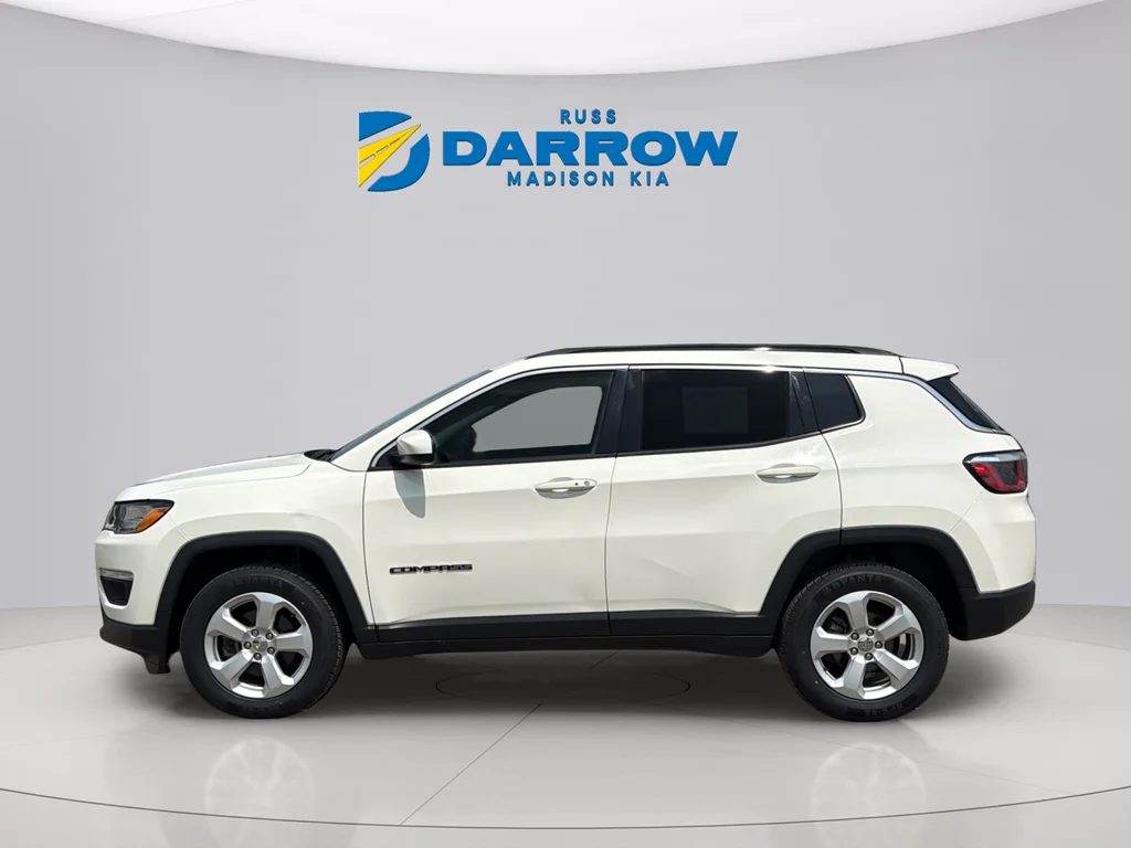 Used 2018 White Clearcoat Jeep Latitude image 2