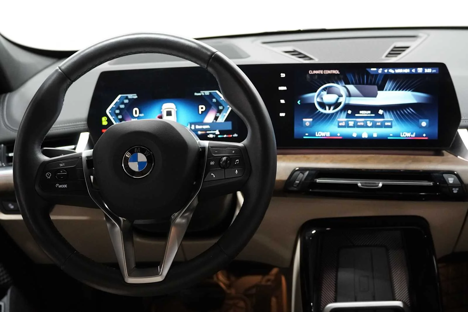 Certified Used 2025 Mineral White Metallic BMW xDrive28i image 22