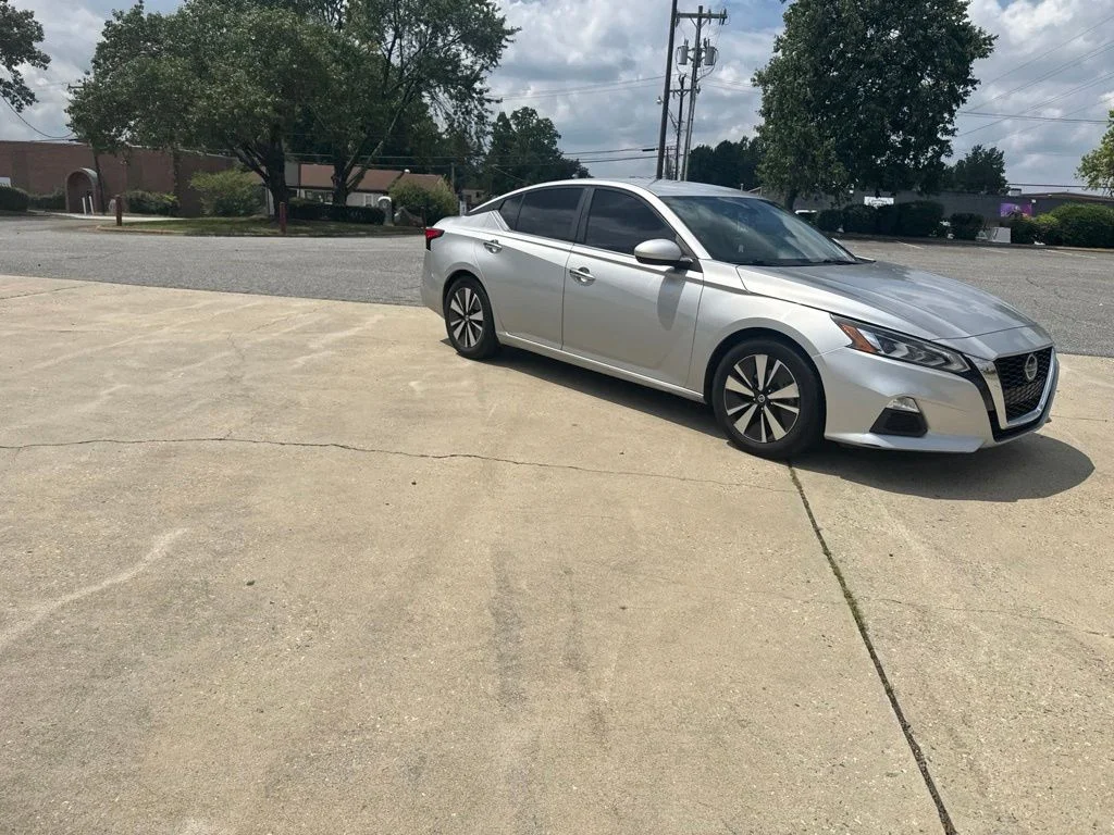Used 2021 Silver Nissan 2.5 SV image 4