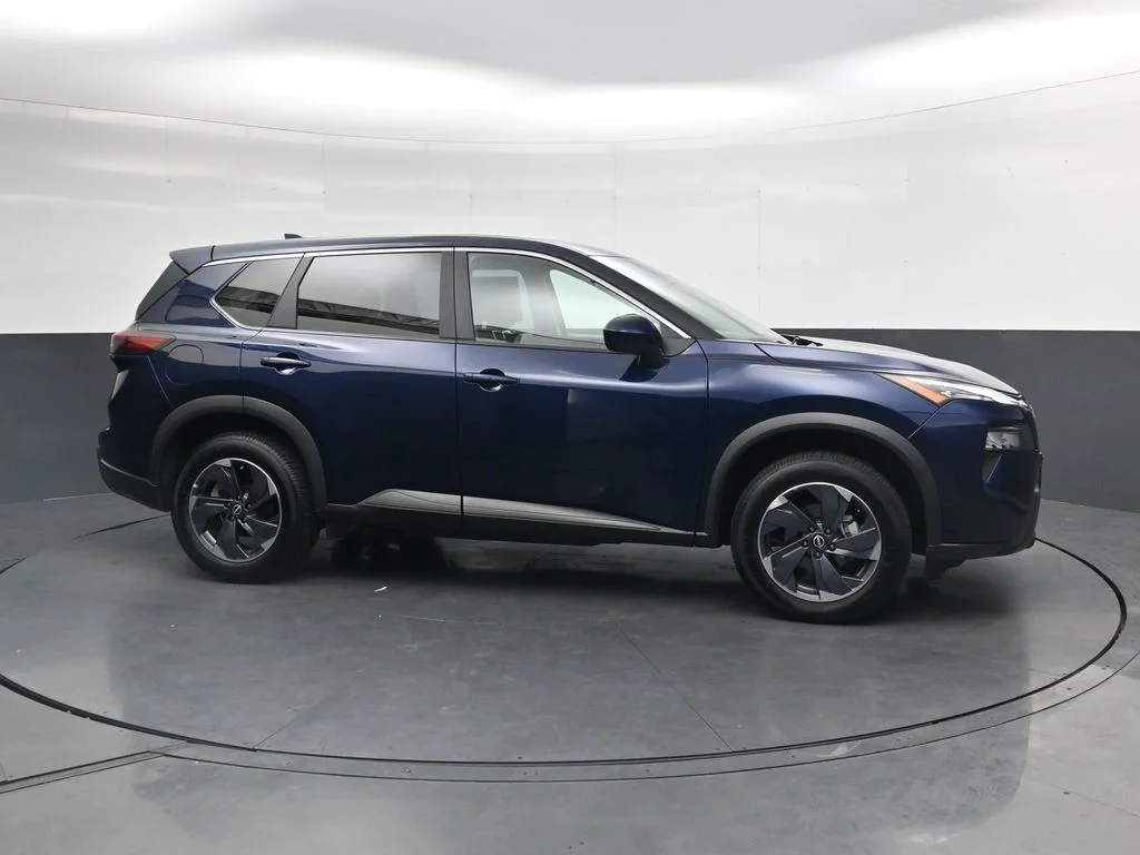 Used 2025 Blue Nissan SV image 4
