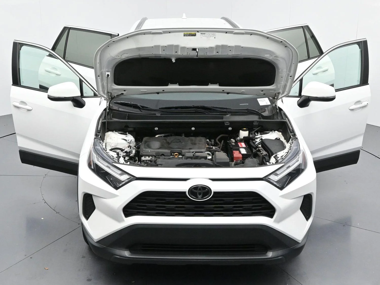 Used 2022 White Toyota XLE image 41
