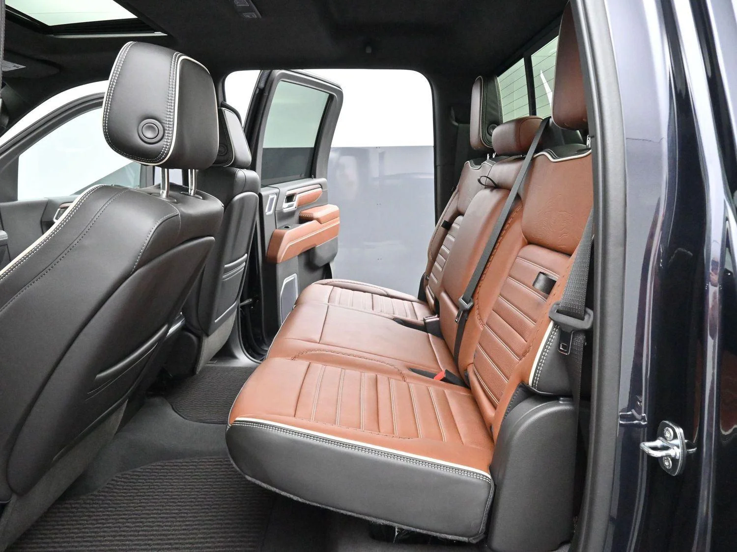 Used 2024 Titanium Rush Metallic GMC Denali Ultimate image 30