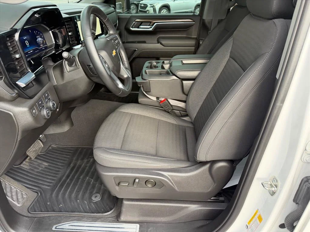 Used 2024 White Chevrolet LT image 14