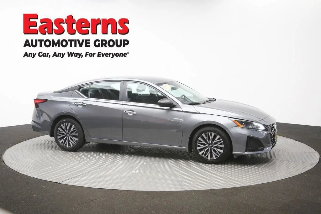 Used 2025 Gray Nissan 2.5 SV image 48