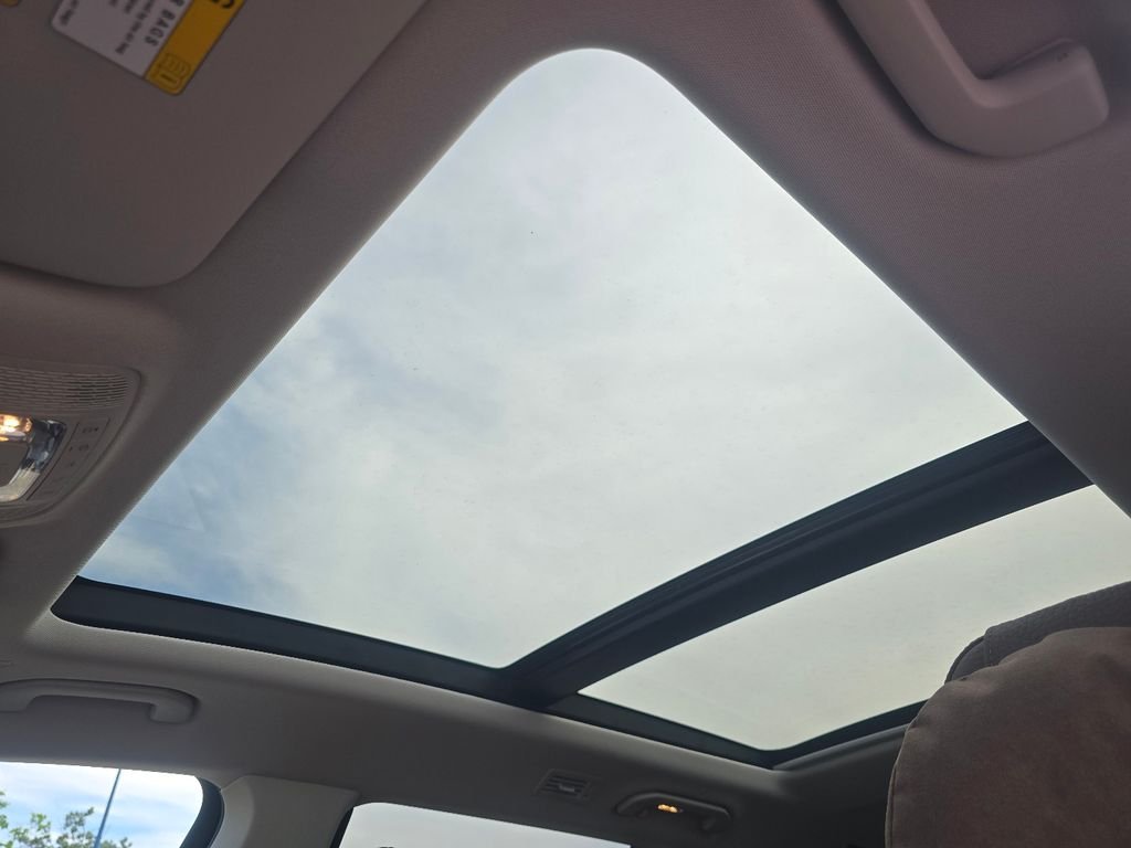 New 2026 Selenite Grey Metallic Mercedes-Benz GLS 450 image 3