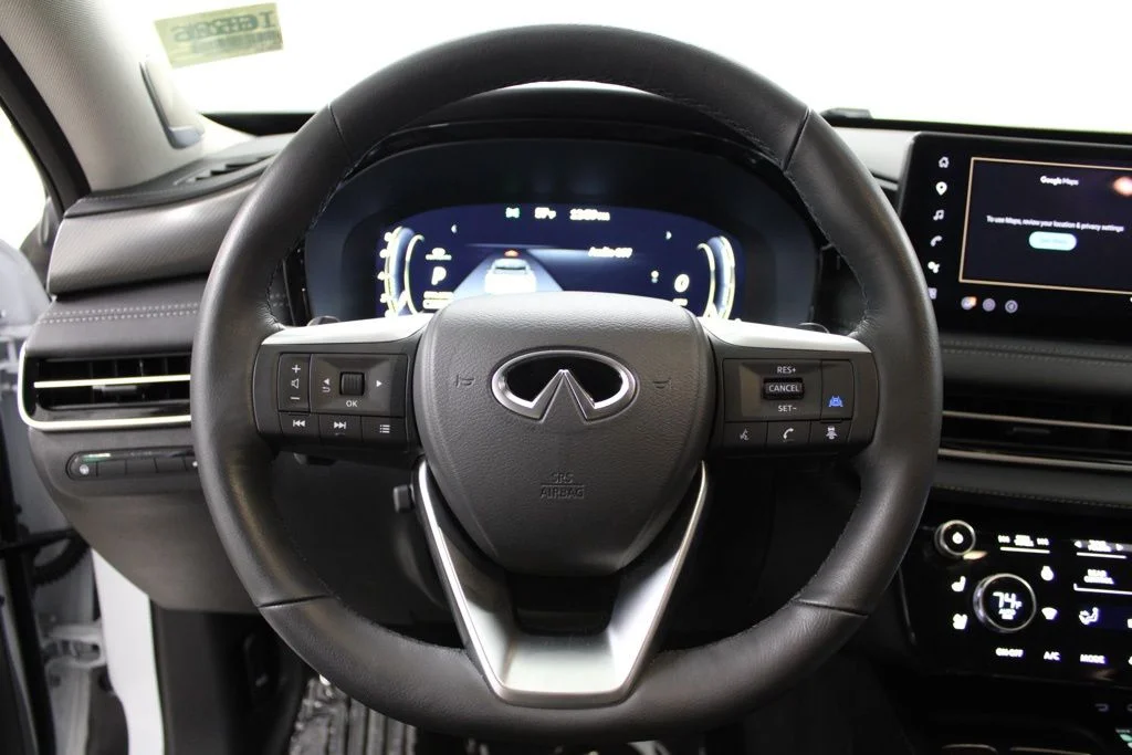 Certified Used 2026 White INFINITI LUXE image 22