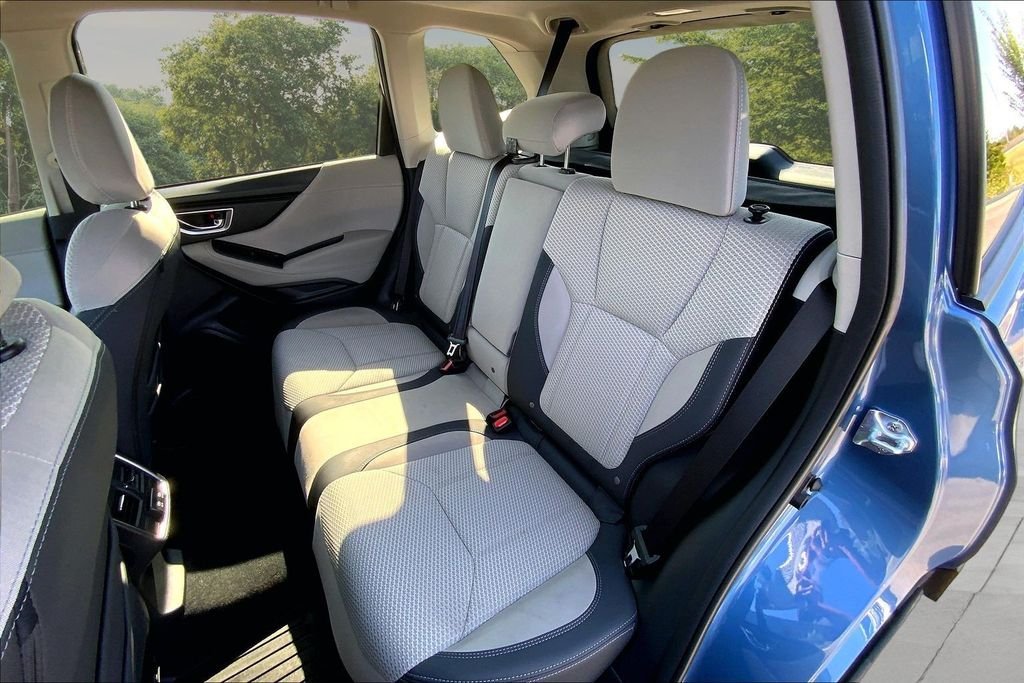 Used 2024 Blue Subaru Premium image 22