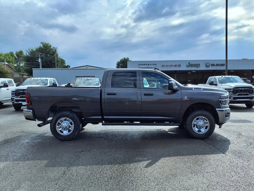 New 2026 Granite Crystal Metallic Clearcoat RAM Tradesman image 21