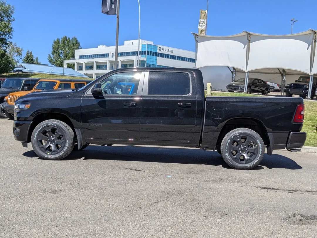 New 2026 Black RAM Sport - - 4x4 - 14.4 Display - 19 Spkr Harmon/Kardon - Pano Sunroof - Power Tailgate & More! image 4