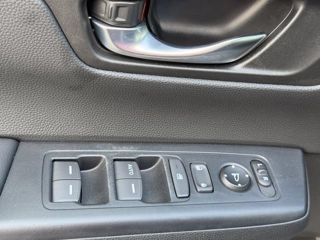 2025 Honda CR-V LX - Photo 22