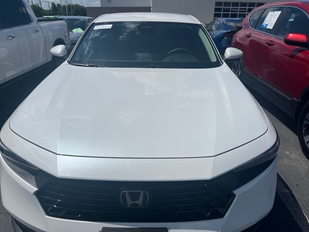 Certified Used 2025 Platinum White Pearl Honda 1.5T LX image 2