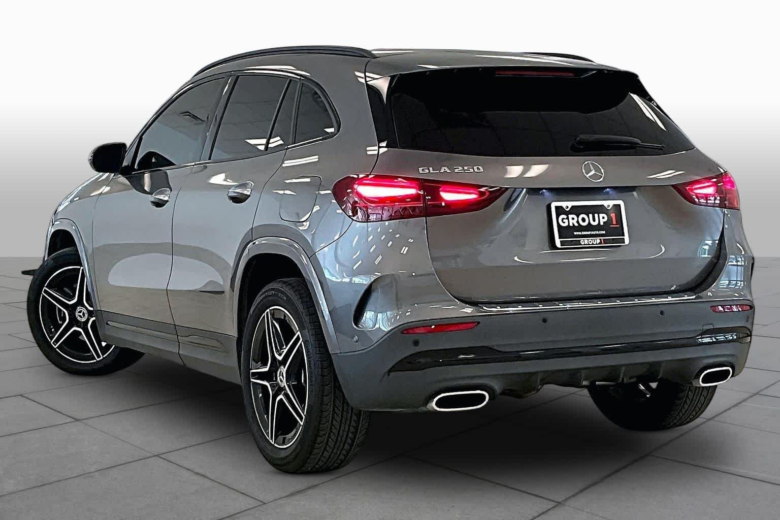 Used 2025 Mountain Grey Metallic Mercedes-Benz GLA 250 image 11