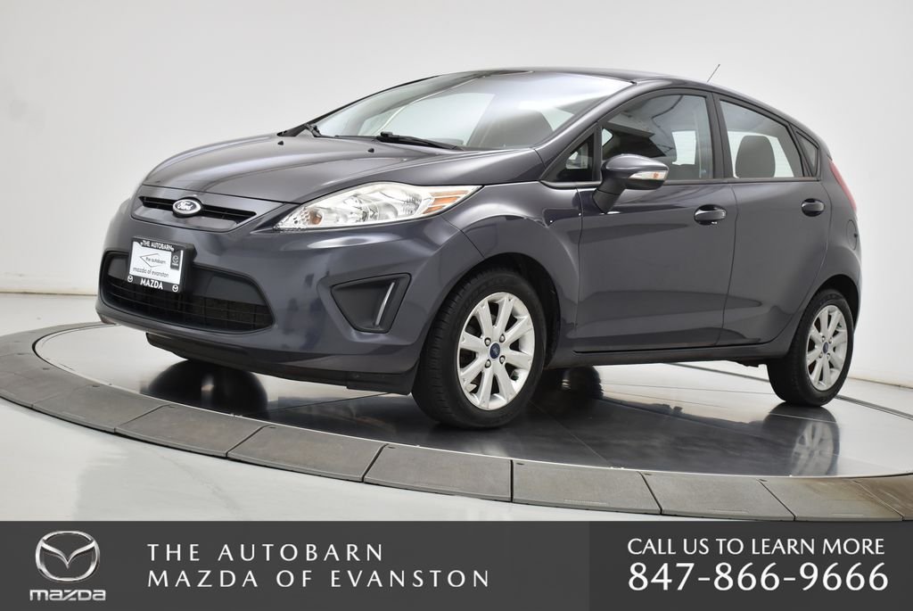 Used 2013 Gray Metallic Ford SE image 14
