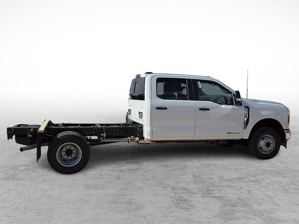 New 2026 Oxford White Ford F-350® XL image 12