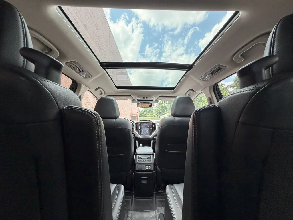 Used 2023 Ice Silver Metallic Subaru Limited image 31