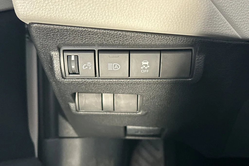 New 2026 Wind Chill Pearl <sup>1</sup> Toyota  L image 28