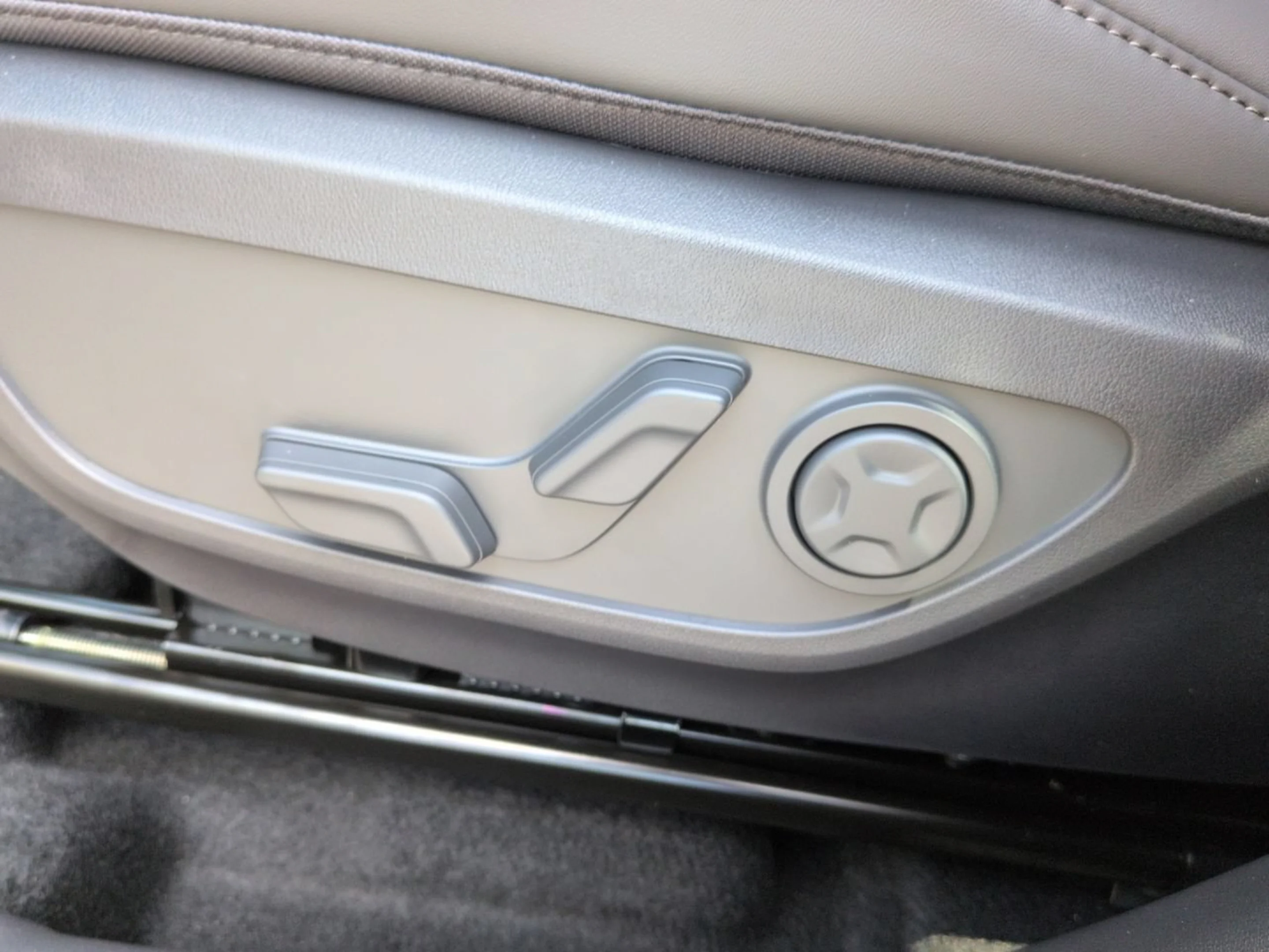 New 2027 Interstellar Gray Kia X-Line S image 17