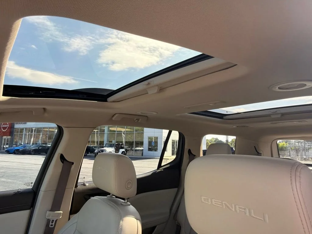 Used 2019 WHITE FROST TRICOAT GMC Denali image 29