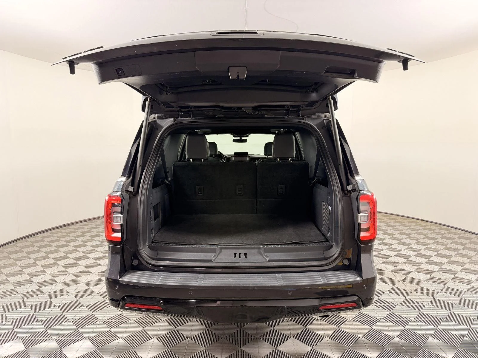 Used 2022 Dark Matter Gray Ford Limited image 5