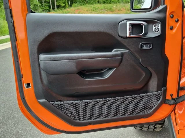 Used 2025 Orange Jeep Mojave image 30