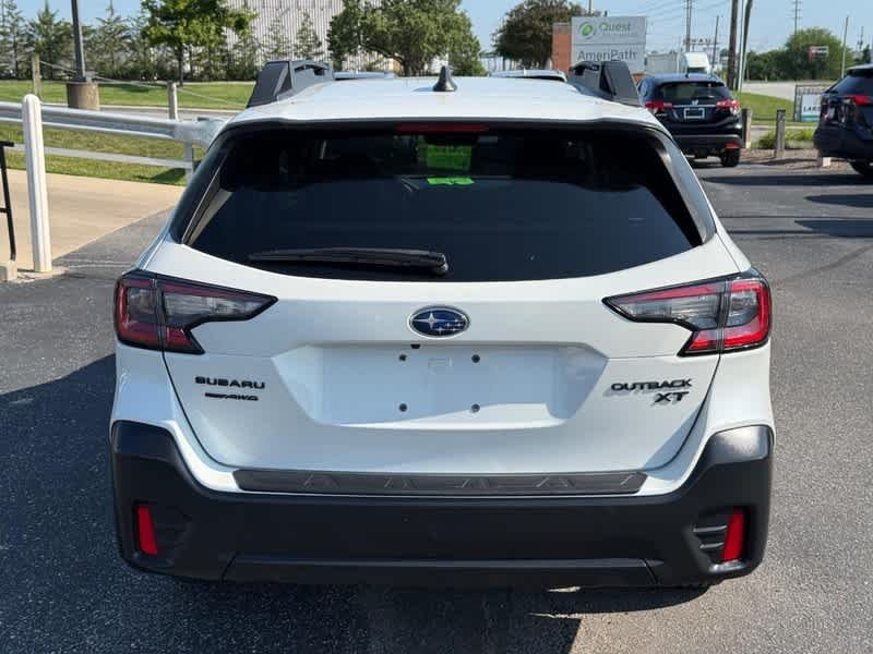 Used 2022 Crystal White Pearl Subaru Onyx Edition XT image 4