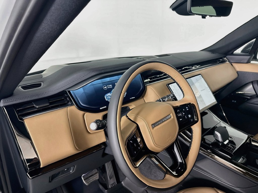 New 2027 Borasco Grey Land Rover Dynamic SE image 4