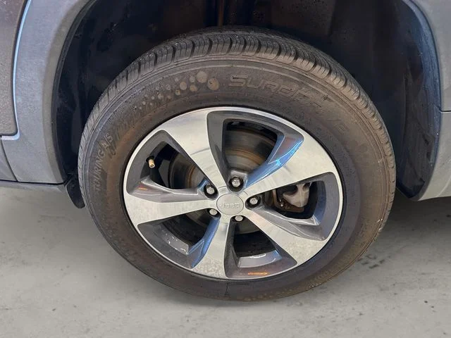 Used 2019 Gray Jeep Limited image 14