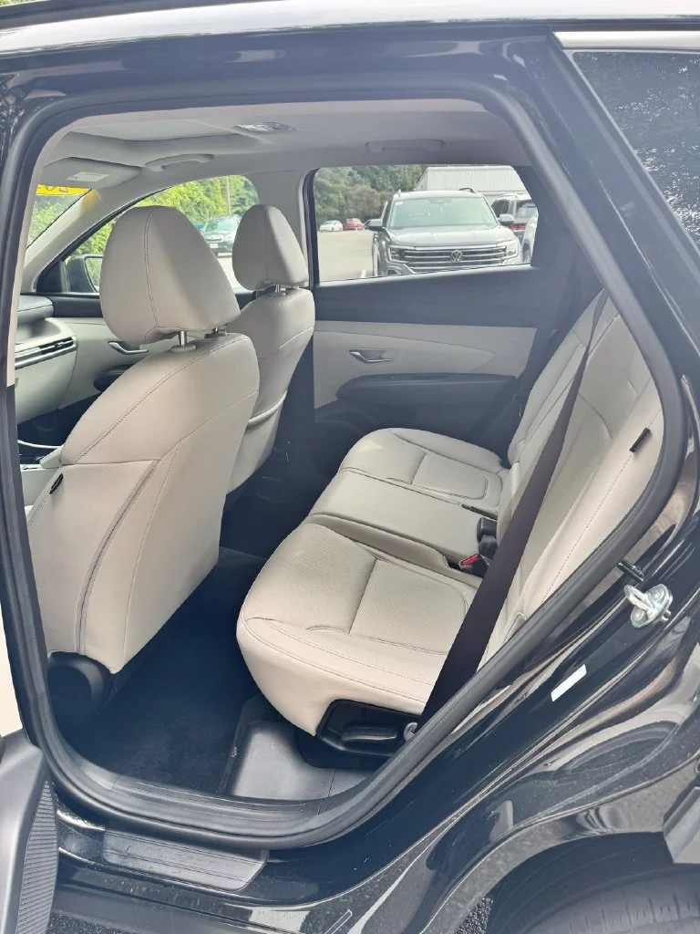 Used 2025 Black Hyundai SEL Convenience image 59